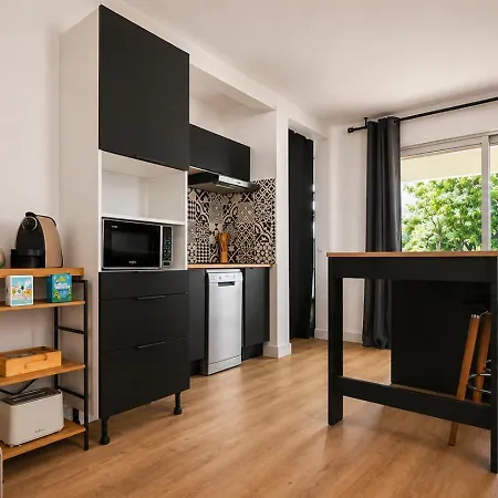 Elegant T2 Avec Balcon, Parking Et Climatisation Lejlighed *