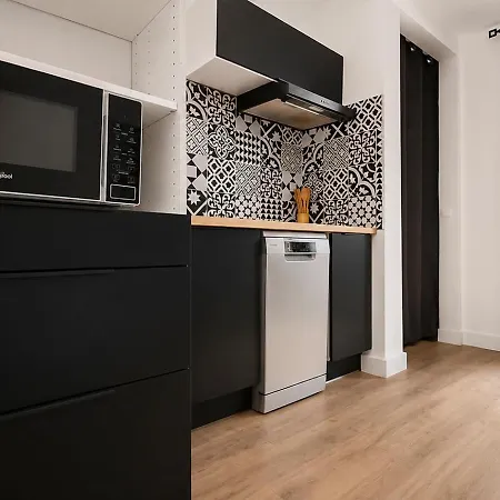 Elegant T2 Avec Balcon, Parking Et Climatisation 公寓